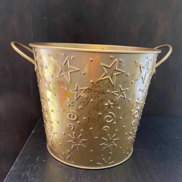 Metal bucket - Picture 1 of 3